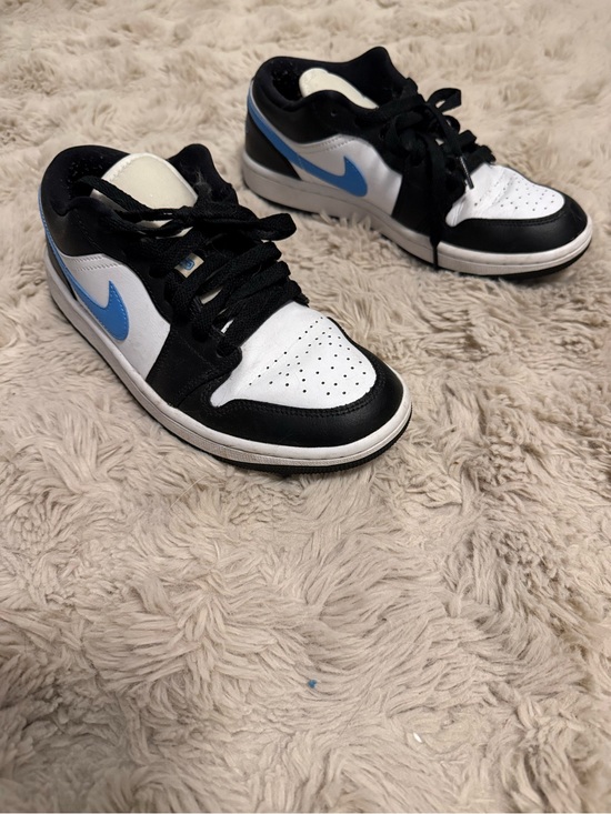 Jordan Shoes - Wmns Air Jordan 1 Low 'Black University Blue